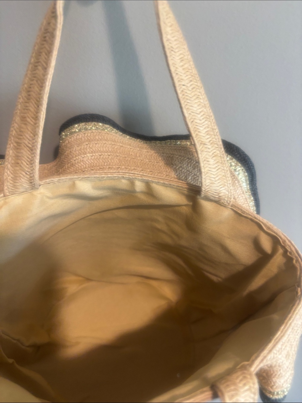 Straw Ruffle Tote Bag - Natural Beige - Picture 4 of 4